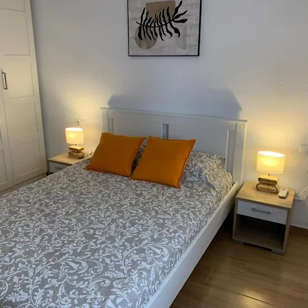 特雷斯福尔克斯公寓 *